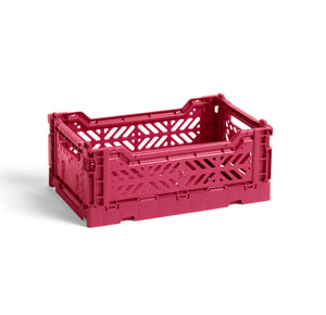 Caisse Crate S  Rouge Cerise en plastique 100% recyclé.Pratique pour tout ranger. Ces caisses sont adapté pour les denrées alimentaires